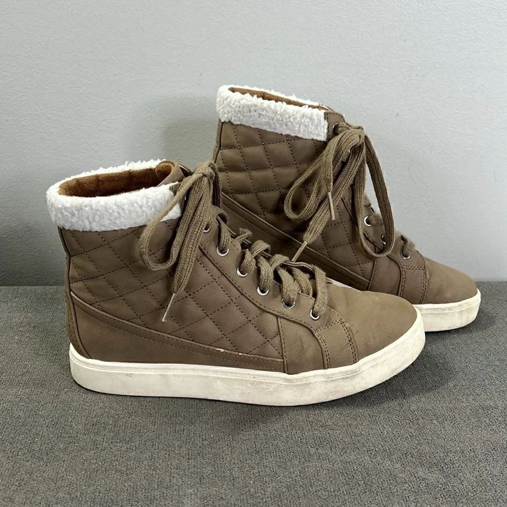 Wonderly Tan Sneaker Boot Size 7